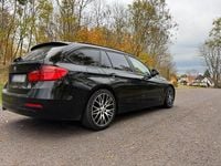 Usata BMW 318 143 CV (105 kW) 2015 Nero Station wagon