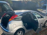 Gebraucht Ford Focus 131 PS (96 kW) 2003 Silber Limousine