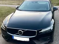 Gebraucht Volvo V60 Momentum 250 PS (183 kW) 2019 Schwarz Kombi