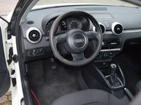 Gebraucht Audi A1 Attraction 86 PS (63 kW) 2010 Weiß Kleinwagen