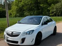 Używany Opel Insignia 325 KM (239 kW) 2010 Biały Sedan/Limuzyna