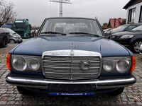 Gebraucht Mercedes E230 136 PS (100 kW) 1981 Blau Limousine