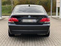 Gebraucht BMW 745 329 PS (241 kW) 2025 Schwarz Limousine