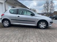 Gebraucht Peugeot 206 60 PS (44 kW) 2001 Silber Kleinwagen