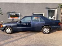 Gebraucht Mercedes E200 75 PS (55 kW) 1990 Blau Limousine