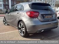 Gebraucht Mercedes A180 109 PS (80 kW) 2016 Grau Limousine