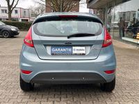Gebraucht Ford Fiesta Trend 60 PS (44 kW) 2010 Avalongrau Kleinwagen