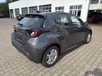 Neu Mazda 2 Center-Line 116 PS (85 kW) 2025 Grau Limousine