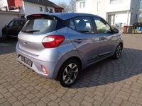 Gebraucht Hyundai i10 Trend 84 PS (61 kW) 2023 Vibrant blue Kleinwagen
