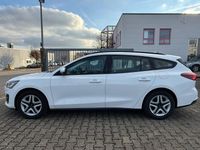 Gebraucht Ford Focus Cool & Connect 101 PS (74 kW) 2022 Weiß Kombi