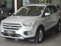 Gebraucht Ford Kuga Trend 150 PS (110 kW) 2019 Polarsilber metallic (metallic) SUV