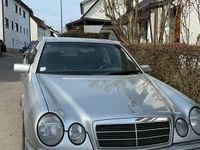 Gebraucht Mercedes E280 193 PS (141 kW) 1997 Silber Limousine