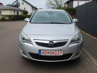 Gebraucht Opel Astra Edition 125 PS (91 kW) 2010 Silber Limousine