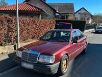 Second-hand Mercedes E230 132 CP (97 kW) 1992 Roșu Berlinǎ