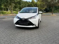Gebraucht Toyota Aygo 69 PS (50 kW) 2017 Weiß Kleinwagen