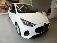Gebraucht Mazda 2 Center-Line 116 PS (85 kW) 2026 Lunar white Kleinwagen