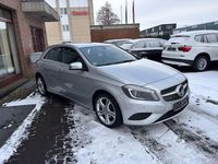 Gebraucht Mercedes A180 122 PS (89 kW) 2015 Silber Limousine