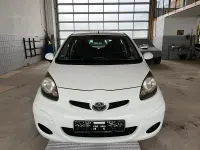 Gebraucht Toyota Aygo 68 PS (50 kW) 2012 Weiß Kleinwagen