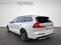 Gebraucht Volvo V60 Plus 455 PS (334 kW) 2023 Crystal white pearl / metallic Kombi