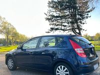 Gebraucht Hyundai i30 109 PS (80 kW) 2007 Blau Kleinwagen