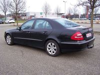 Gebraucht Mercedes E220 Avantgarde 150 PS (110 kW) 2004 Schwarz Limousine