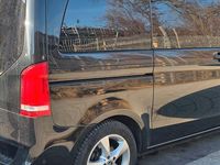 Gebraucht Mercedes V220 Avantgarde Edition 163 PS (119 kW) 2022 Schwarz Van / Kleinbus