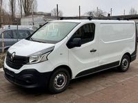 Gebraucht Renault Trafic Komfort 90 PS (66 kW) 2016 Gletscherweiss Van / Kleinbus