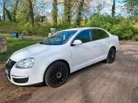 Gebraucht VW Jetta 122 PS (89 kW) 2009 Weiß Limousine