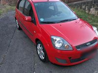 Gebraucht Ford Fiesta 81 PS (59 kW) 2006 Rot Kleinwagen
