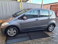 Gebraucht Mercedes A160 Elegance 95 PS (69 kW) 2011 Grau Limousine