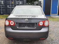 Gebraucht VW Jetta Comfortline 102 PS (75 kW) 2006 Grau Limousine