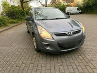 Gebraucht Hyundai i20 77 PS (56 kW) 2010 Grau Kleinwagen