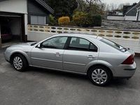 Gebraucht Ford Mondeo Trend 125 PS (91 kW) 2002 Silber Limousine