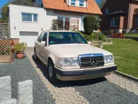 Gebraucht Mercedes 200 102 PS (75 kW) 1995 Beige Limousine