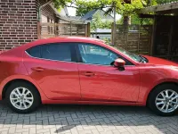 Gebraucht Mazda 3 Center-Line 120 PS (88 kW) 2015 Rot Limousine