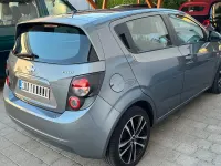 Gebraucht Chevrolet Aveo 75 PS (55 kW) 2013 Grau Kleinwagen