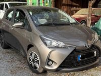 Gebraucht Toyota Yaris Comfort 111 PS (81 kW) 2017 Braun Kleinwagen