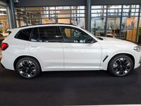 Gebraucht BMW iX3 Impressive 210 kW (286 PS) 2022 Mineralweiß SUV