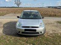 Gebraucht Ford Fiesta 101 PS (74 kW) 2005 Silber Kleinwagen