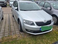 Usado Skoda Octavia Joy 150 HP (110 kW) 2016 Cinzento Citadino
