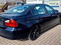 Gebraucht BMW 320 150 PS (110 kW) 2005 Blau Limousine