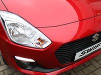 Gebraucht Suzuki Swift Comfort 90 PS (66 kW) 2018 Rot Kleinwagen