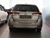 Gebraucht Toyota Auris Basis 116 PS (85 kW) 2015 Avantgarde bronze metallic Kombi