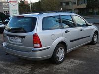 Usado Ford Focus 101 HP (74 kW) 2003 Prateado Carrinha