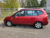 Gebraucht Kia Carens 144 PS (105 kW) 2009 Rot Van / Kleinbus