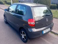 Gebraucht VW Fox 54 PS (39 kW) 2010 Schwarz Kleinwagen