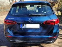 Gebraucht Mercedes B250 Style 160 PS (117 kW) 2020 Blau Van / Kleinbus