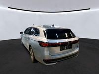 Gebraucht VW Passat R 150 PS (110 kW) 2024 Silber Kombi