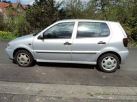 Second-hand VW Polo Comfortline 60 CP (44 kW) 1999 Argintiu Berlinǎ