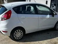 Gebraucht Ford Fiesta 82 PS (60 kW) 2014 Weiß Kleinwagen
